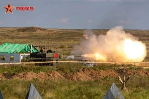Китайський основний бойовий танк під час навчань «Центр-2026» у Челябінській області Росії
