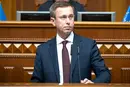 Прем’єр-міністр передав парламентарям список законопроєктів, ухвалення яких необхідне для отримання міжнародного фінансування. Але у нардепів – свої резони