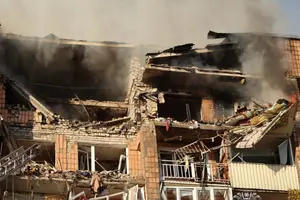 Влучання було безпосередньо в житловий будинок, здійнявся стовп чорного диму