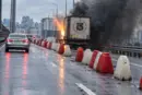 Рух «зеленої» гілки метро та автобусів змінено через пожежу на мосту
