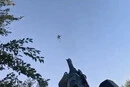 Український воїн знищив ворожий дрон за долю секунди до влучання (відео)