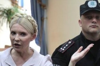 Киев увязает в политике