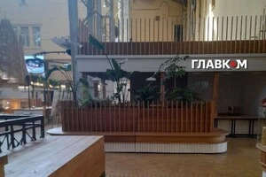 Порожні торгові місця на Бессарабському ринку