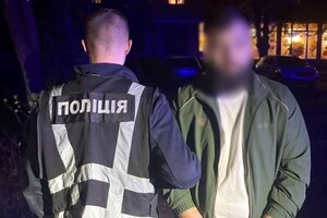 За даними слідства, організатором злочинної схеми виявився 28-річний киянин