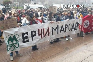 Сотні киян вимагають відставки Кличка