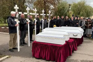 Відбулося прощання з п'ятьма дітьми з родини Воронових, які загинули через удар РФ у ніч проти 30 липня