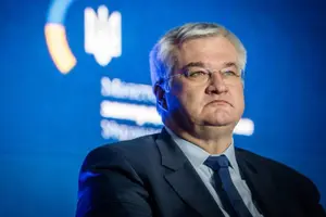 Очільник МЗС: Тристороння зустріч лідерів України, США та Росії могла б допомогти швидше покласти край війні