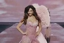 Ангел Victoria’s Secret Барбара Палвін запалила подіум через місяць після пологів (відео)