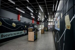 «Нова пошта» встановила 35-метрову лінію поштоматів у Кишиневі