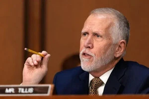 Американський сенатор розкритикував Трампа через політику щодо України
