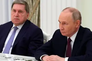 Раніше Ушаков також заявляв про готовність Росії відновити тристоронні переговори за участю України та США