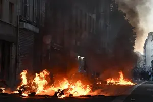 Французький уряд звернувся до розвідки із проханням з’ясувати, чи відігравали агенти РФ активну роль у розпалюванні заворушень