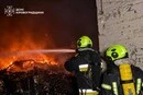 Атака РФ на Кіровоградщину: вогонь охопив складські приміщення