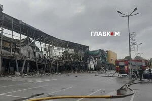 Ритейл-парк «Почайна» після ворожої атаки 22 жовтня 2026 року