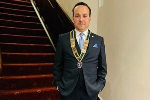 Мер Борнмута народився у Мілані і прожив там значну частину життя