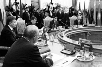 «Загнали нас в угол»