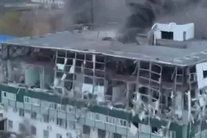 По заводу вдарили чотири ракети