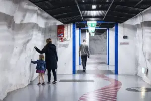 Одне із бомбосховищ у Гельсінкі (Фінляндія) 