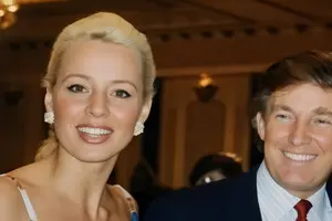 Койль стверджує, що Трамп розірвав її сукню, а після нападу на її тілі залишилися синці та кровотечі