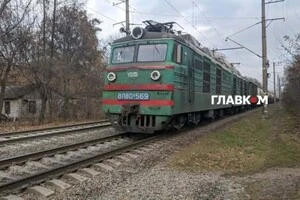 Підліток зазнав ураження електричним струмом, перебуваючи на даху електропоїзда