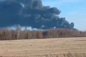 У Росії палає хімзавод «Азот», який постачає сировину для виробництва вибухівки (відео)