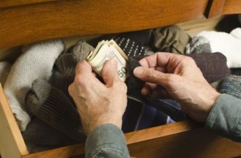 Государство сыграет с украинцами в валютную рулетку