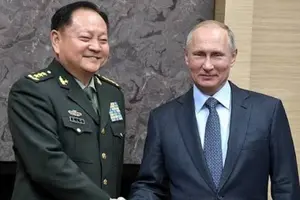 Китайський генерал висловив «повагу» Москві за можливість протисти західним санкціям під час зустрічі з диктатором