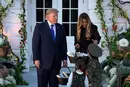 Хлопчик у радянській військовій формі отримав подарунок від Трампа у Білому домі (відео)