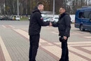 Чи треба усміхатися і тиснути руки росіянам? Мережа дискутує через поведінку обмбудсмена Лубінця