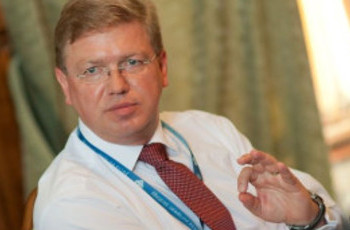 Фюле: Україна не має бути полем битви між інтересами Росії та ЄС