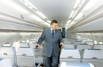 Янукович мечется между Евросоюзом, США и Россией