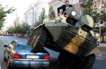 За неправильную парковку будут забирать авто