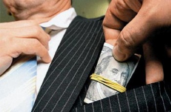 Ценность должности украинского чиновника определяется не льготами, а полномочиями