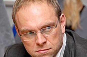 Сергей Власенко: В Украине парламент перестал быть местом принятия самостоятельных решений