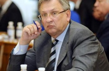 Отставка технического Ярошенко: под ковром Кабмина началась битва бульдогов