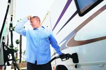 Бензин не буде по 13 гривень за літр