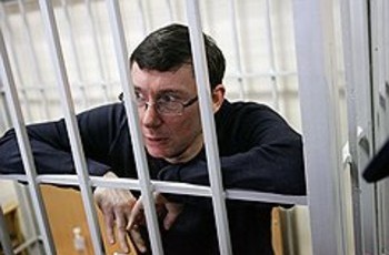 «Я не исключаю новых уголовных дел и сроков»