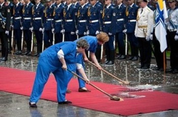 «Витину тысячу» будут раздавать в телевизоре