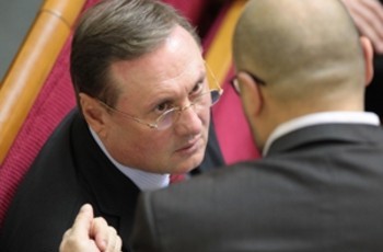 Депутаты хотят быть «прикасаемы»