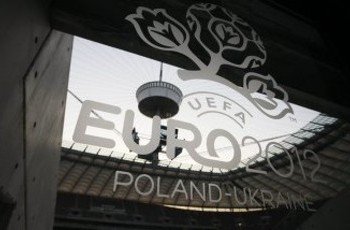 Видеоповторы на Евро-2012 задержат на 20 минут