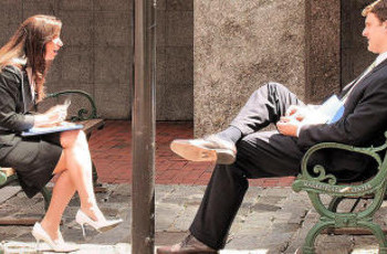 Почему мужчин привлекают женщины с высокими доходами