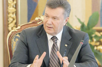 Януковичу не дают отсидеться в окопе