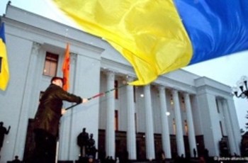 Украинская оппозиция объединяется перед выборами в Верховную раду