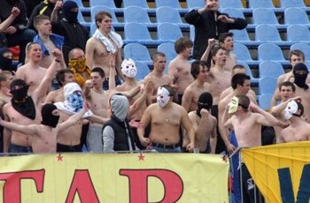 Фанаты не хотят подыгрывать Ахметову и Коломойскому