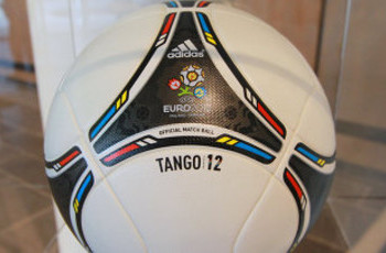 Бойкотируя Украину, следует бойкотировать и Россию