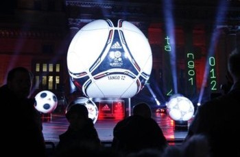 Питання чемпіонату Євро-2012 в Україні вже давно вийшло за межі футболу
