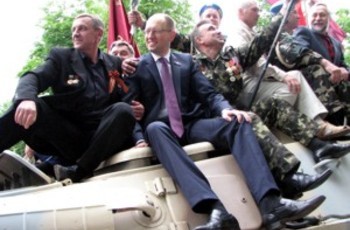 День Победы. БТР для оппозиции