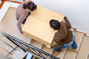 Азаров «выселит» украинцев из государственных квартир