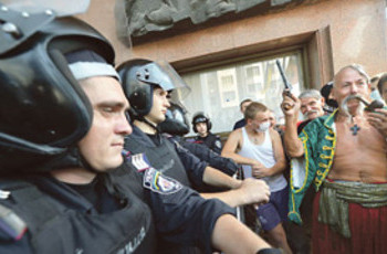 Украинское шоу: антракт до осени