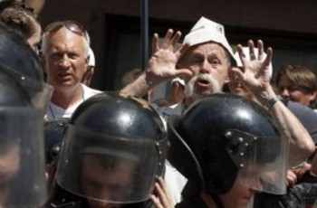 Двомовність не повинна лякати Україну